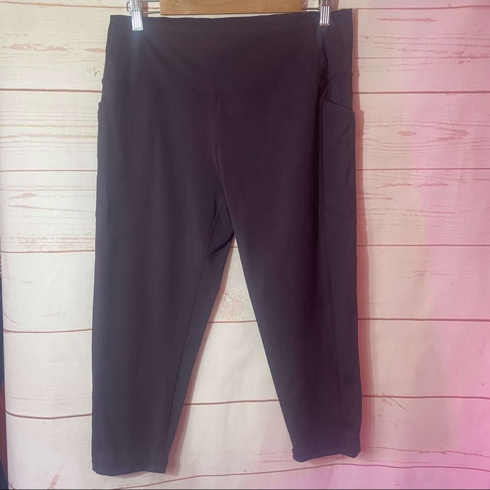 Zyia Active Purple Pocketed Crop Leggings Size 20